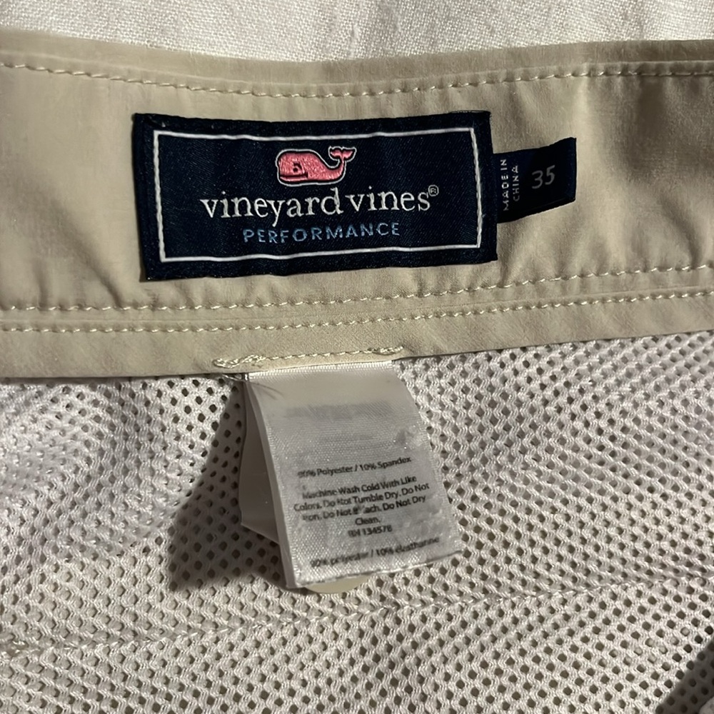 Vineyard Vines performance breaker shorts - Picture 4 of 6
